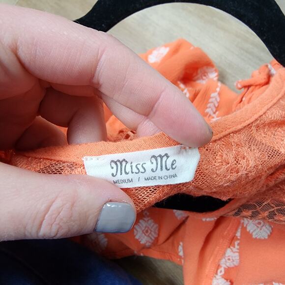 Miss me orange women's size medium embroidered cap sleeve top - Picture 2 of 9